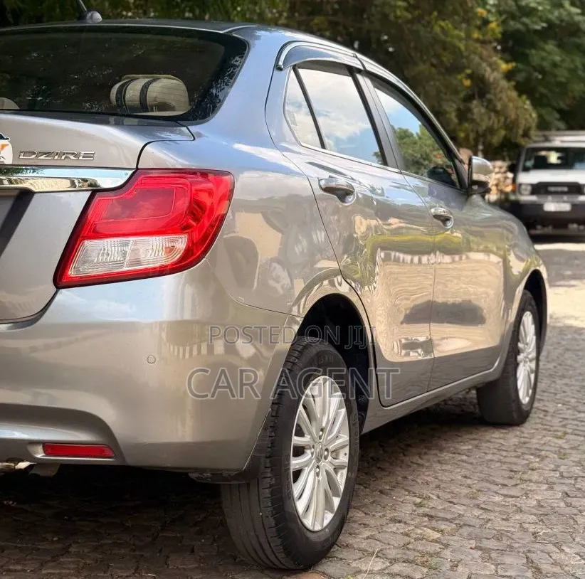 Suzuki Swift 2022 Silver