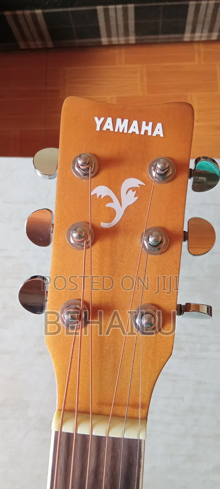 Yamha F370 Acoustic Guitar