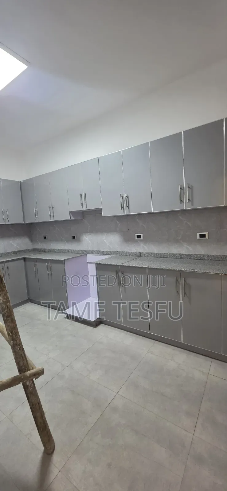 Furnished 6bdrm House in ኤካ ሆስፒታል, Yeka for sale