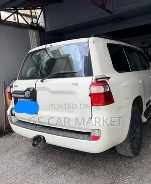 Toyota Land Cruiser 2012 White