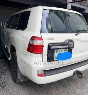 Toyota Land Cruiser 2012 White