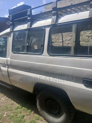 Toyota Land Cruiser 1996 White