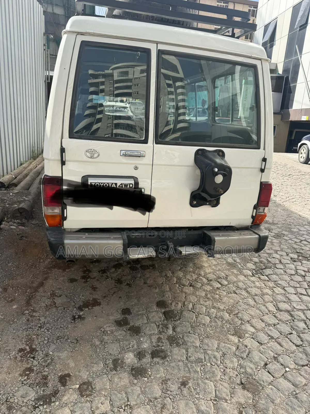 Toyota Land Cruiser 2010 White