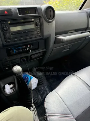 Toyota Land Cruiser 2010 White