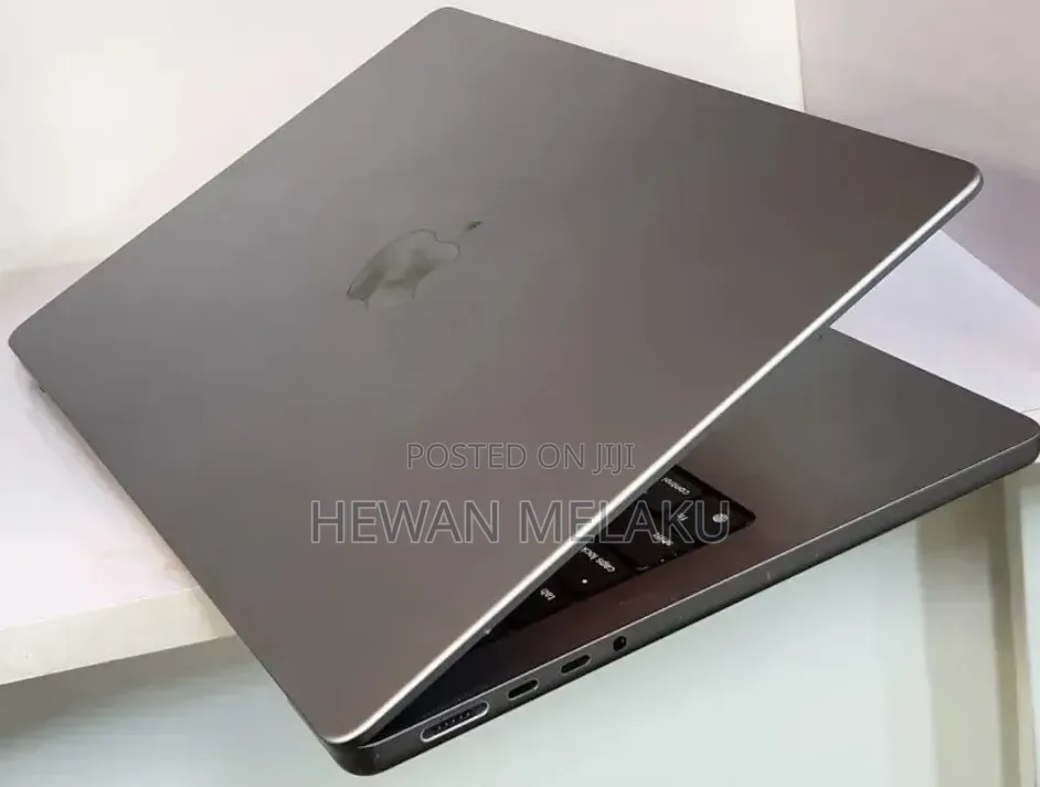 New Laptop Apple MacBook Pro 2023 M3 8GB Apple M3 Pro SSD 512GB