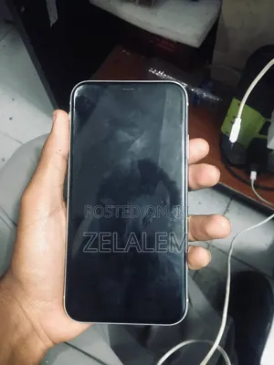 Apple iPhone 11 64 GB White