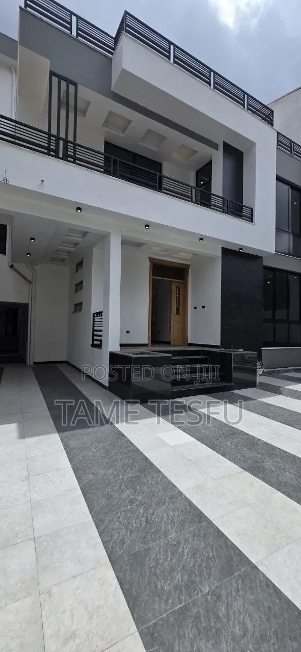 Furnished 7bdrm House in Cmc, Bole for sale