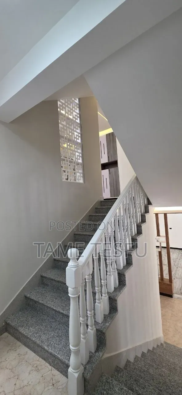 Furnished 7bdrm House in Cmc, Bole for sale