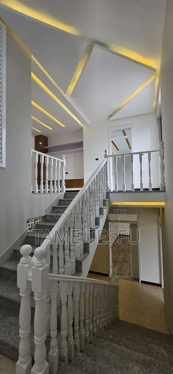 Furnished 7bdrm House in Cmc, Bole for sale