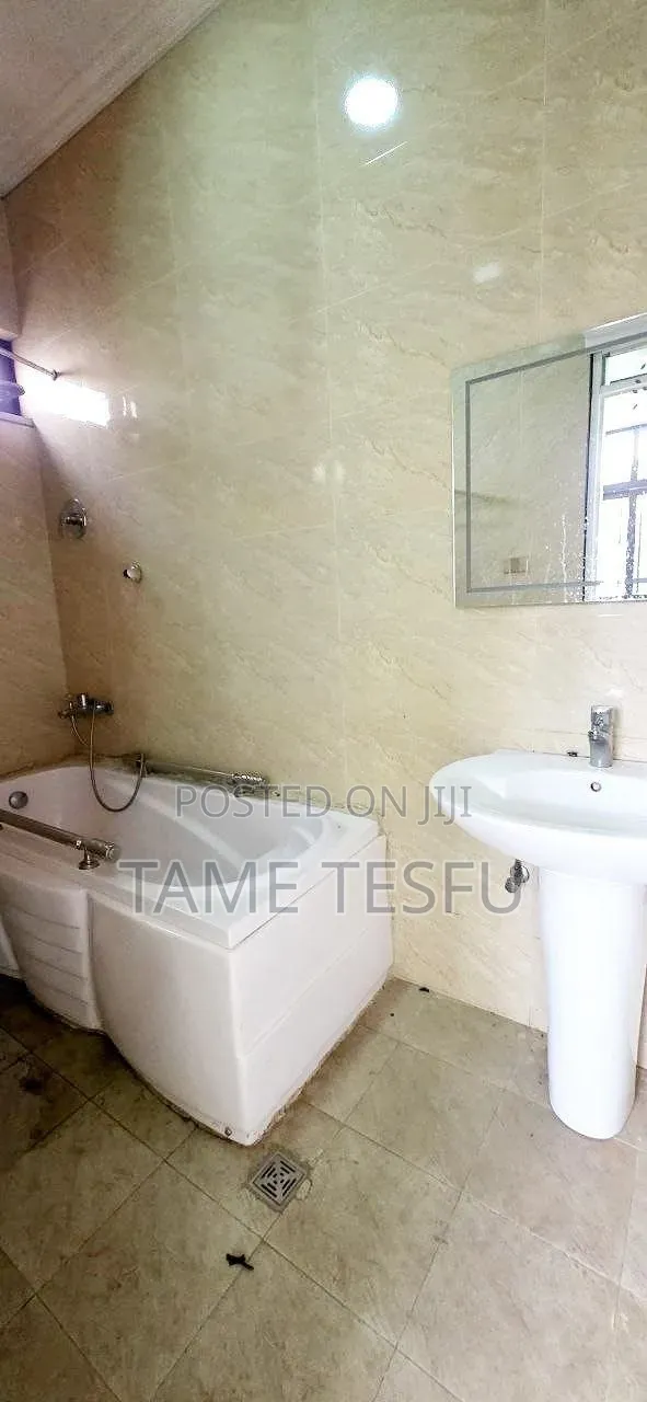 Furnished 8bdrm House in ቦሌ, Bole for sale
