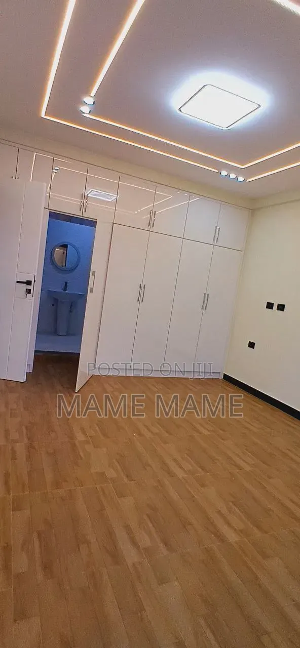 5bdrm House in Addis Abeba, Bole for sale