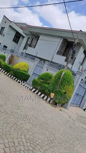 7bdrm House in Addis Abeba, Bole for sale