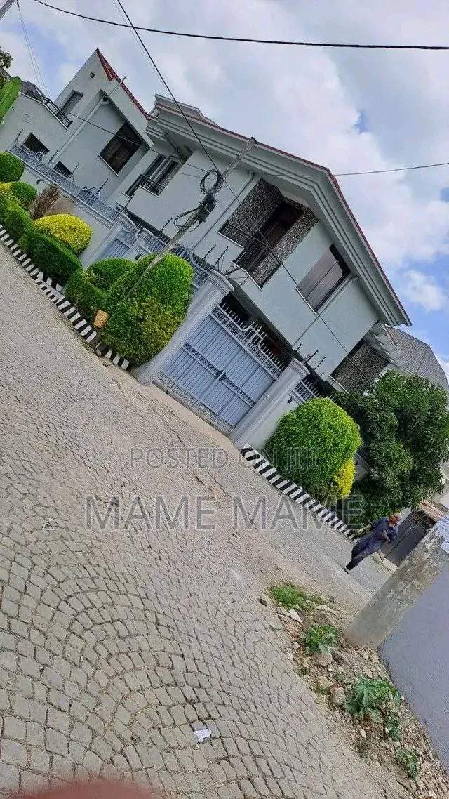 7bdrm House in Addis Abeba, Bole for sale