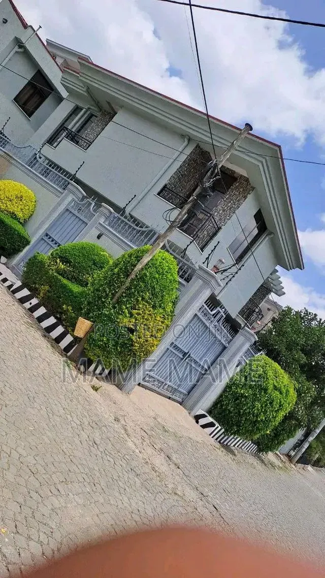 7bdrm House in Addis Abeba, Bole for sale