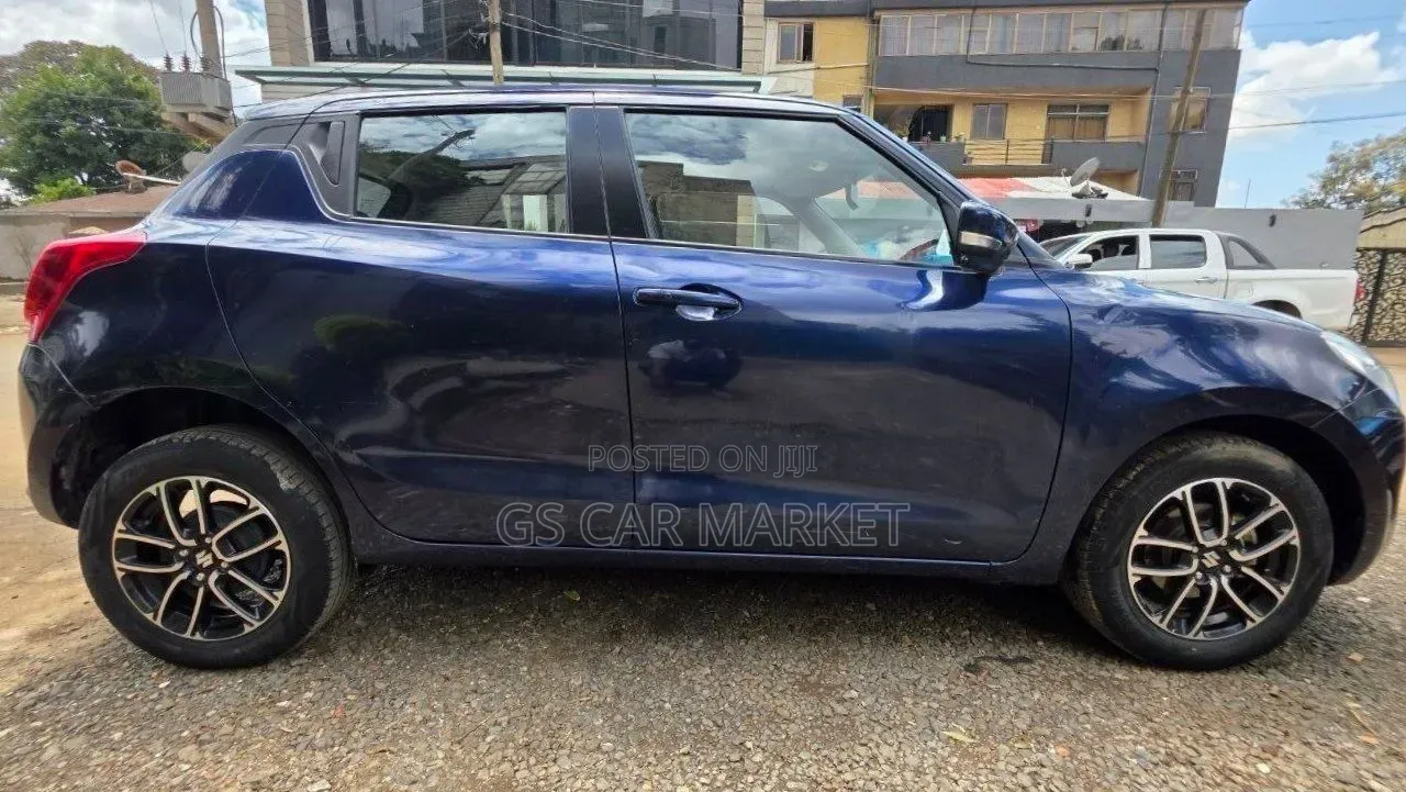 Suzuki Swift 2022 Blue