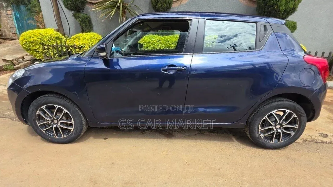 Suzuki Swift 2022 Blue