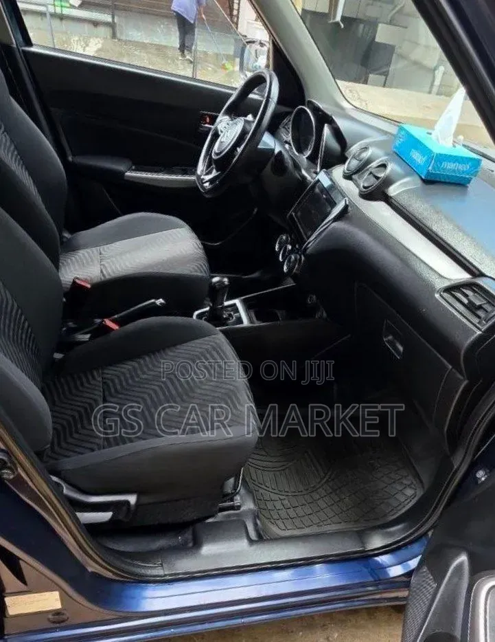 Suzuki Swift 2022 Blue