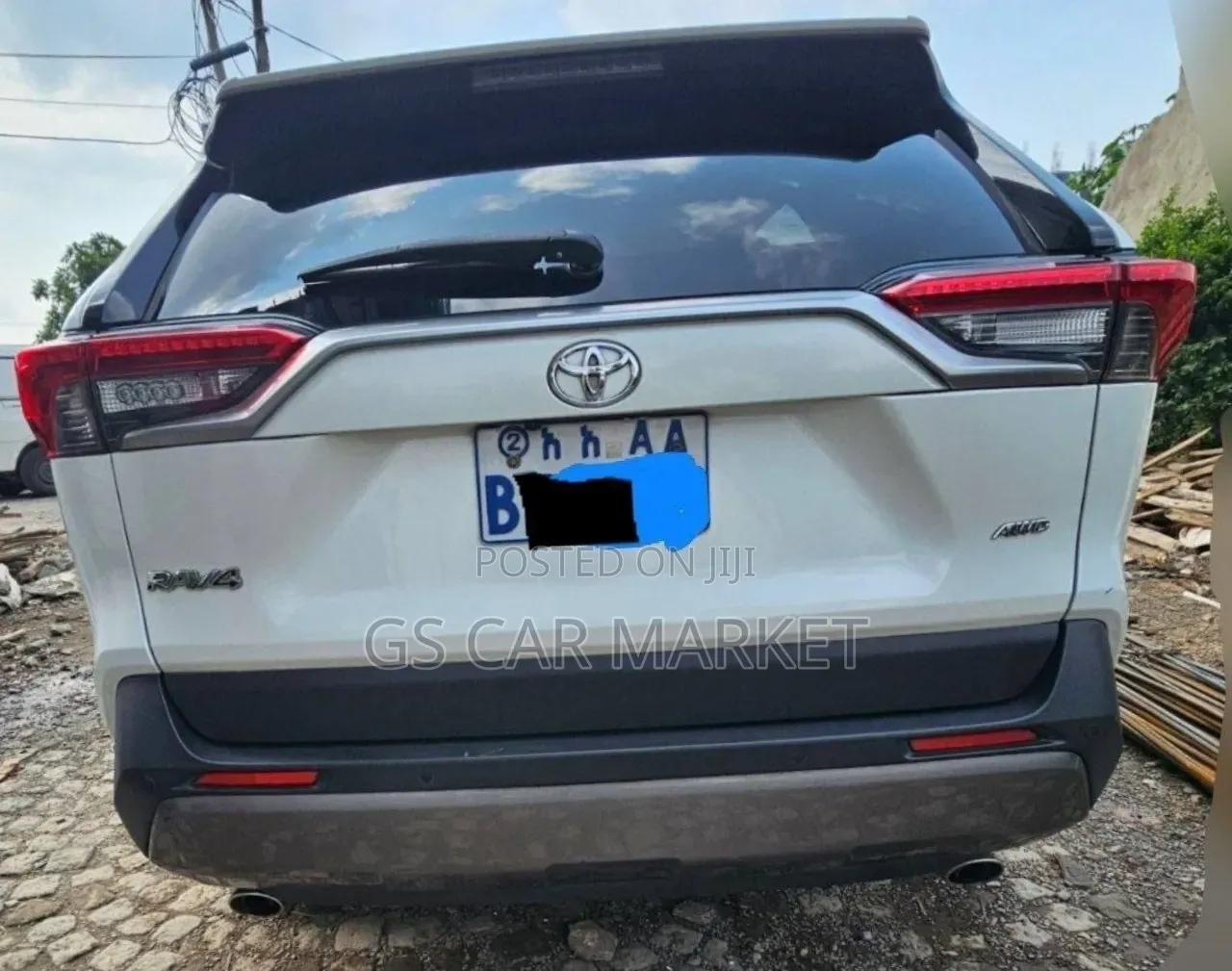 Toyota RAV4 2021 White