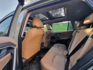 Toyota RAV4 2021 Gray