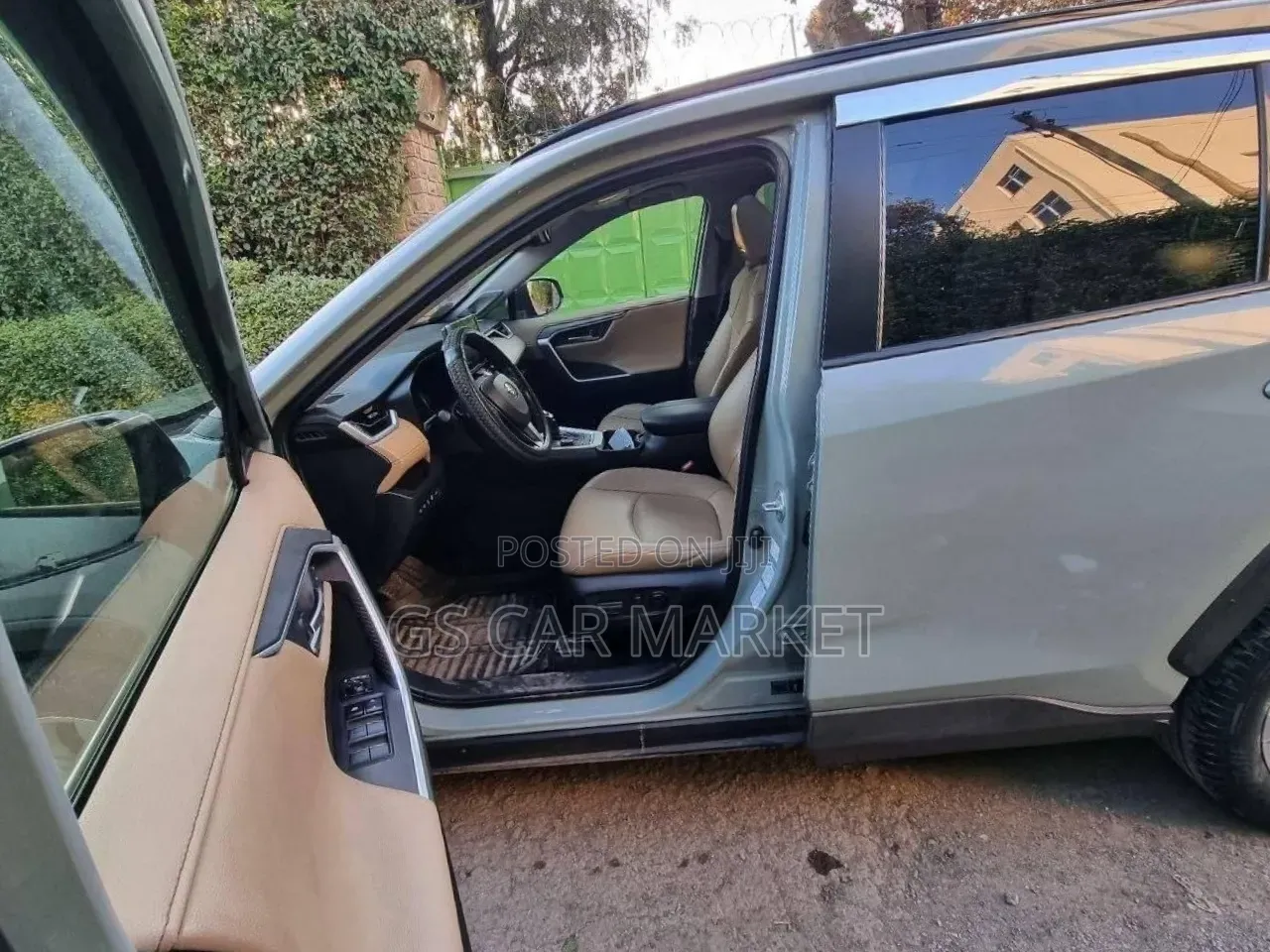 Toyota RAV4 2021 Gray