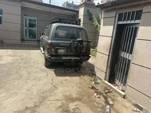 Toyota Land Cruiser 1990 Gray