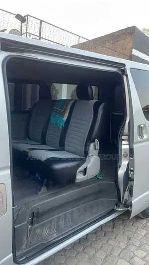 Toyota HiAce 2007 Silver