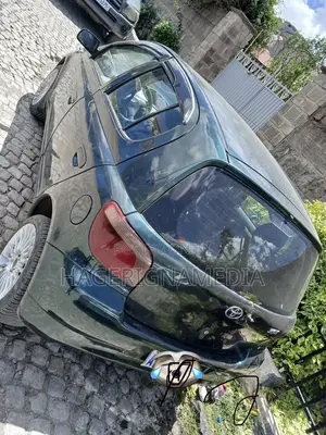 Toyota Yaris 1.4 2002 Green