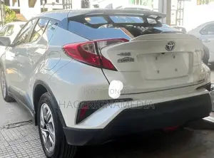 Toyota C-HR 2022 White