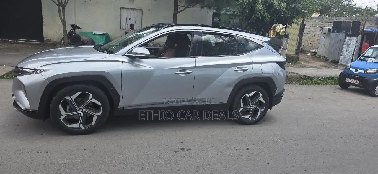 Hyundai Tucson 2022 Silver