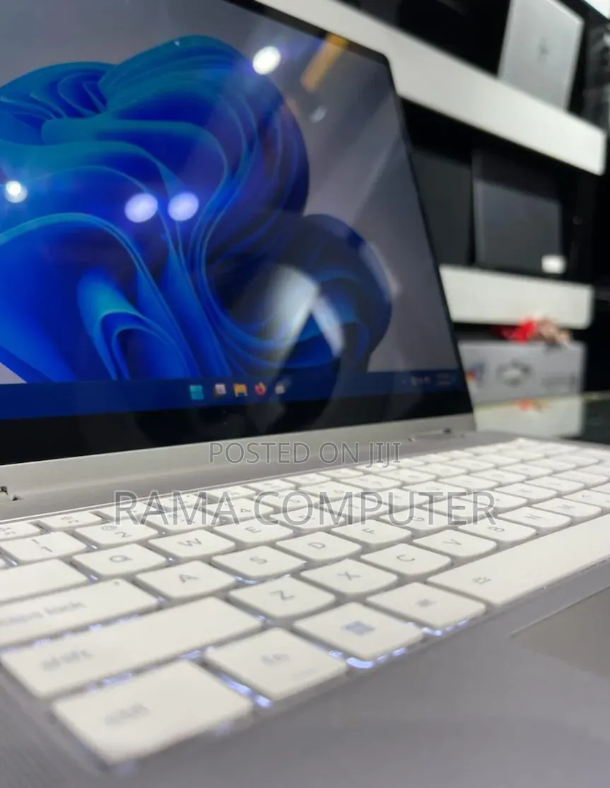 New Laptop Lenovo 16GB SSD 512GB