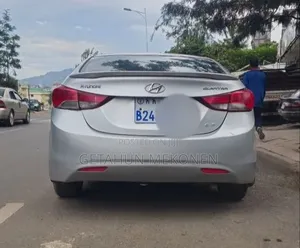 Hyundai Elantra 2013 Silver