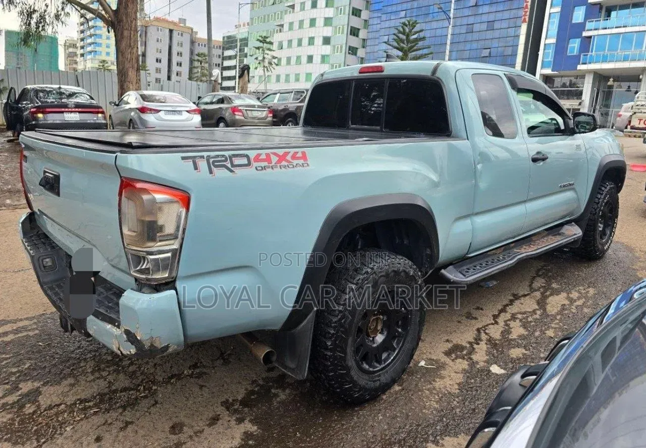 Toyota Tacoma 2020 Gray