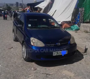 Toyota Platz 2005