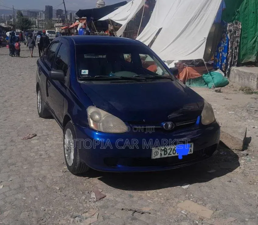 Toyota Platz 2005