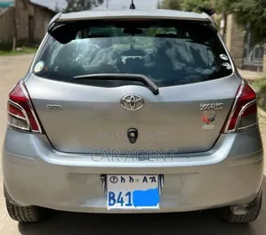 Toyota Yaris 2010 Silver