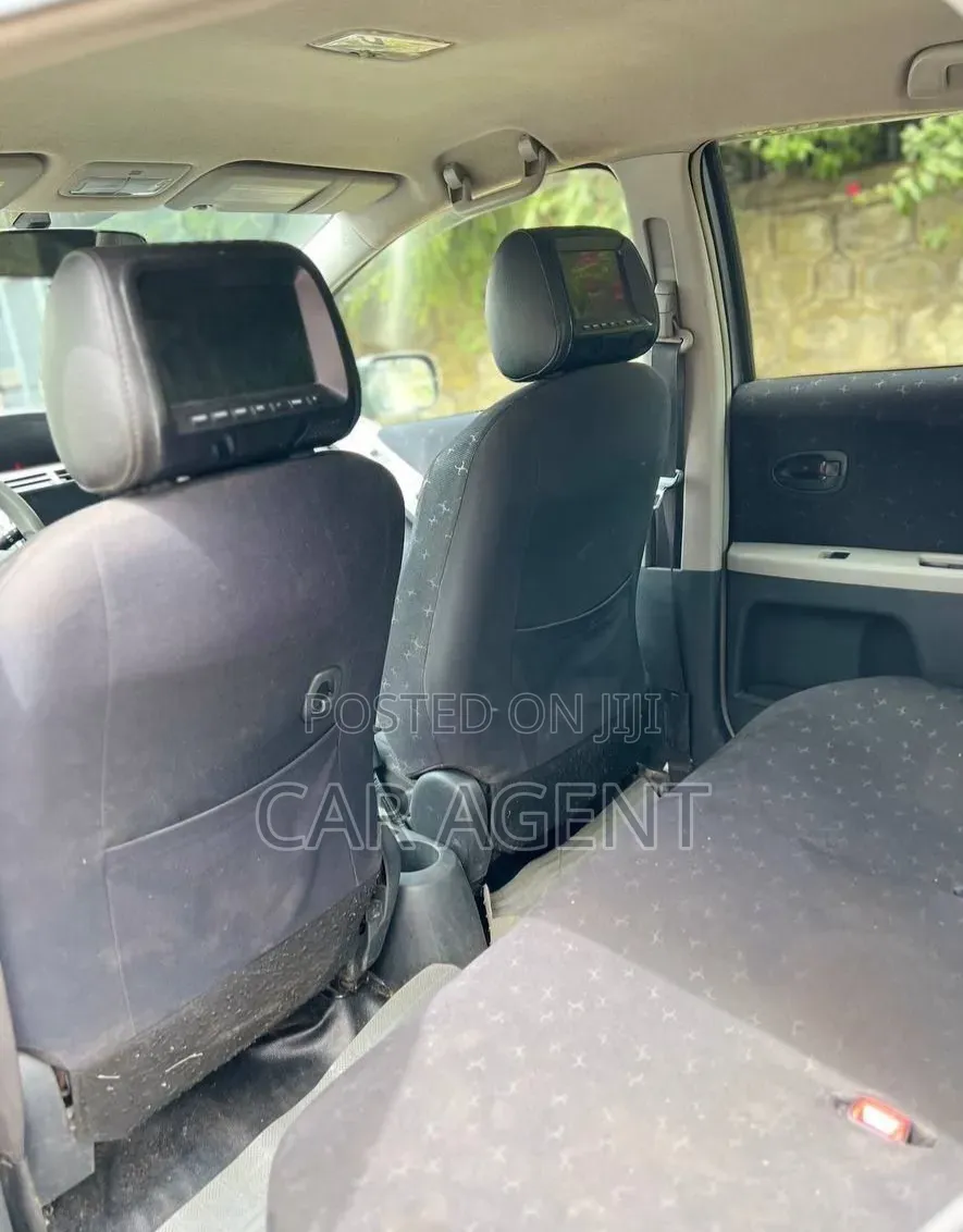 Toyota Yaris 2010 Silver