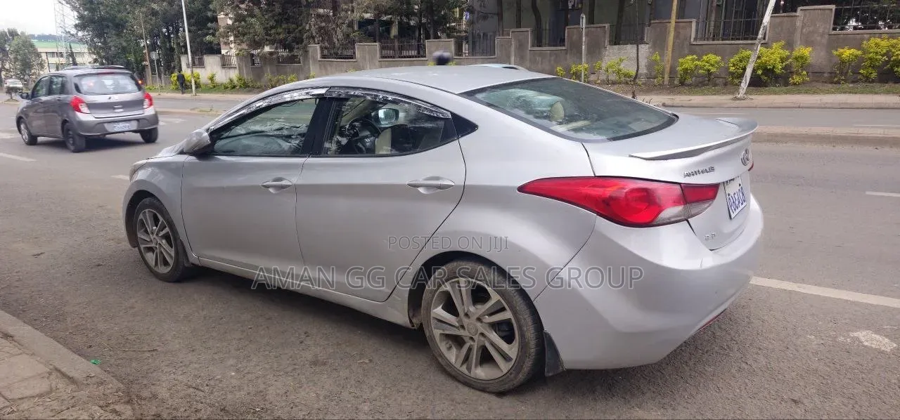Hyundai Elantra 2013 Silver