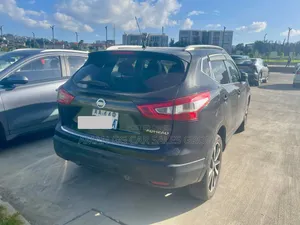 Nissan Qashqai 2017 Black