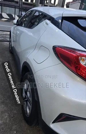 Toyota C-HR 2022 White