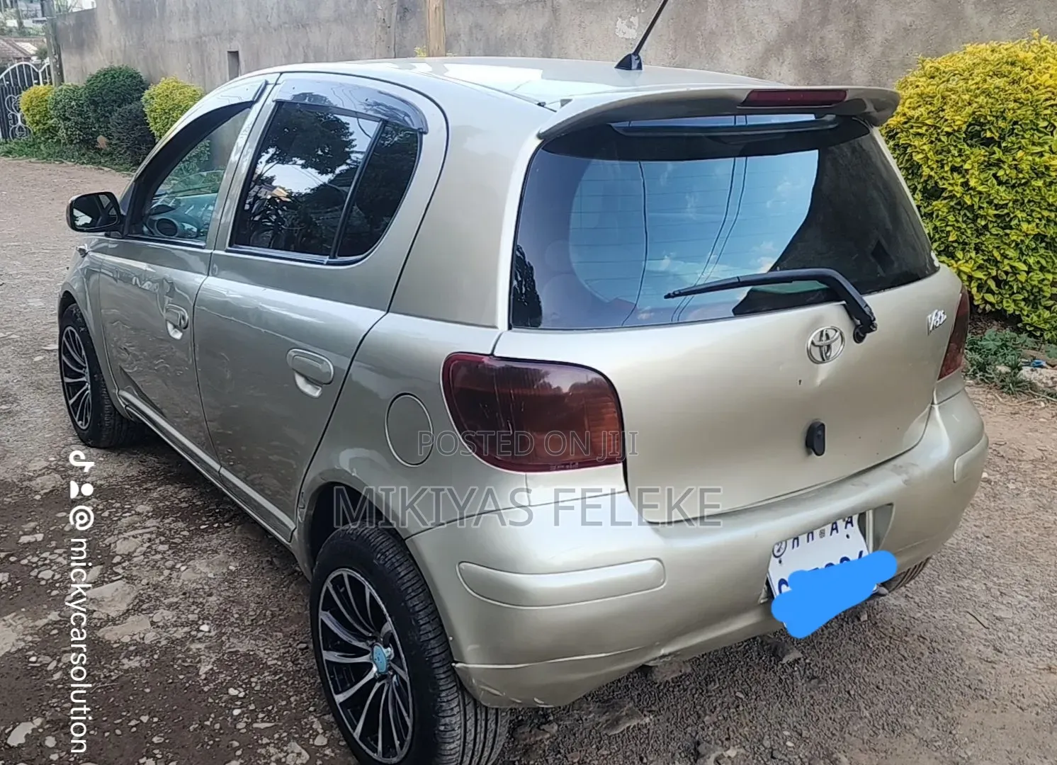 Toyota Vitz 2004 Gold