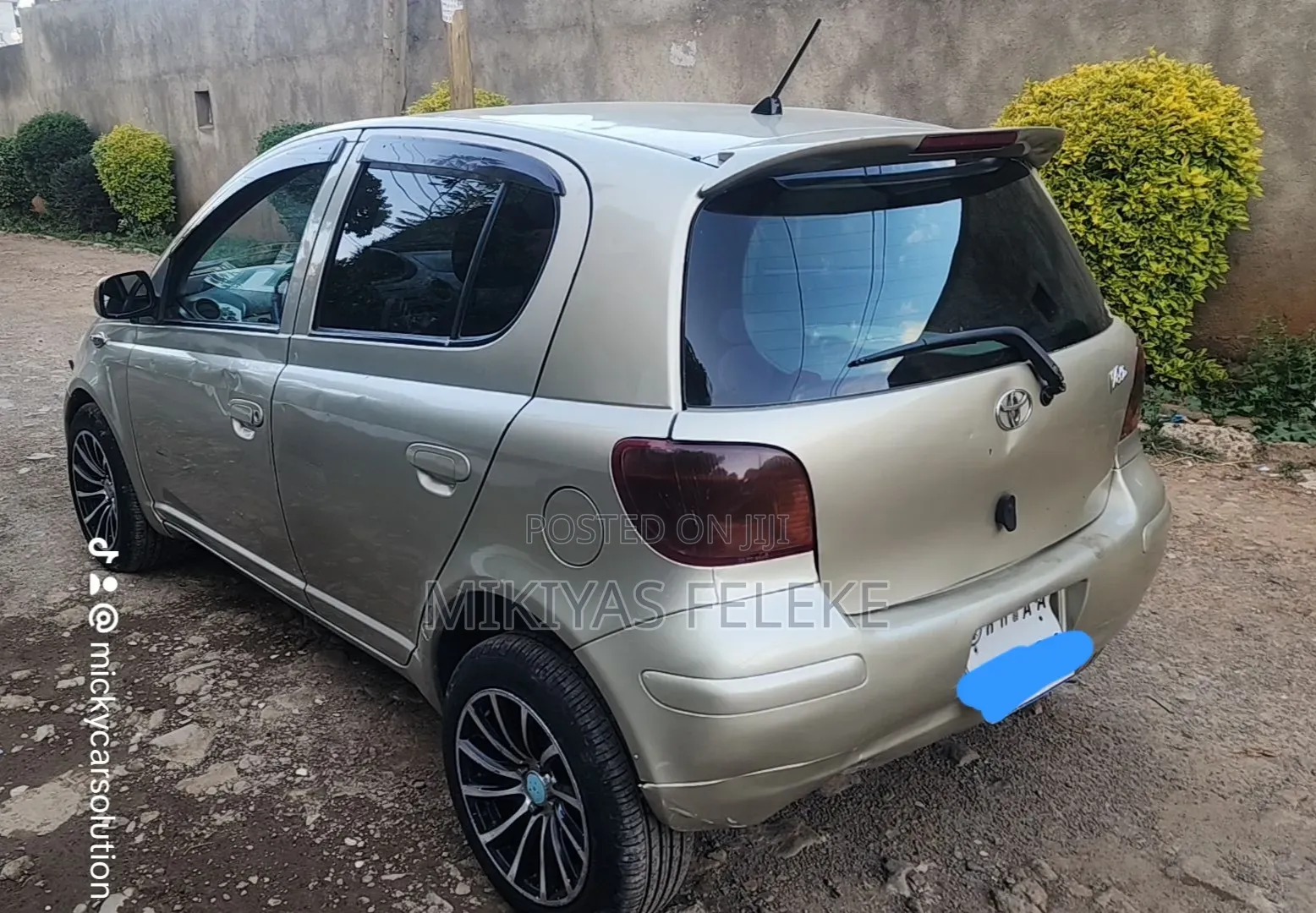 Toyota Vitz 2004 Gold