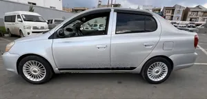 Toyota Platz 2005