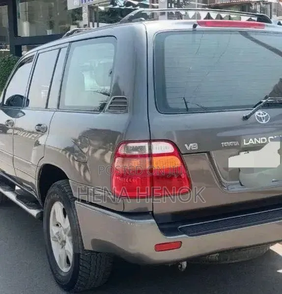 Toyota Land Cruiser 2002 Gray