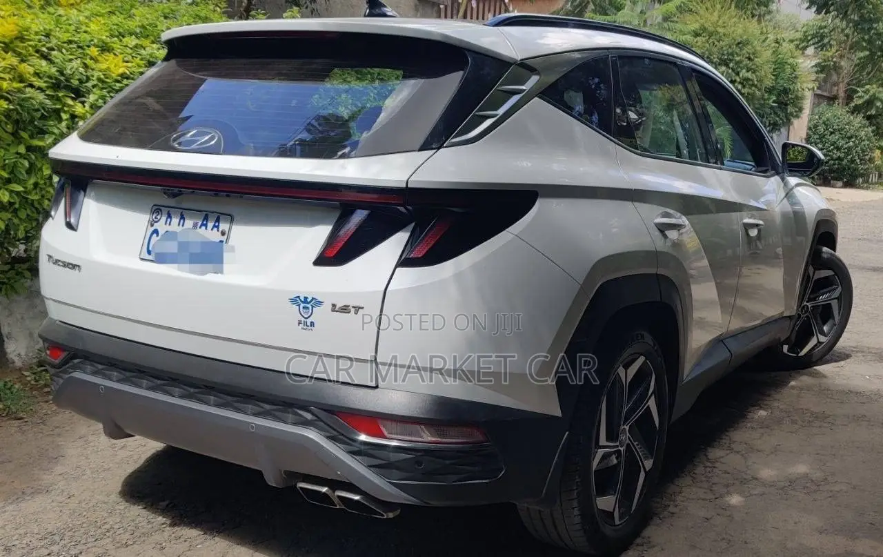 Hyundai Tucson Sport 2021 White