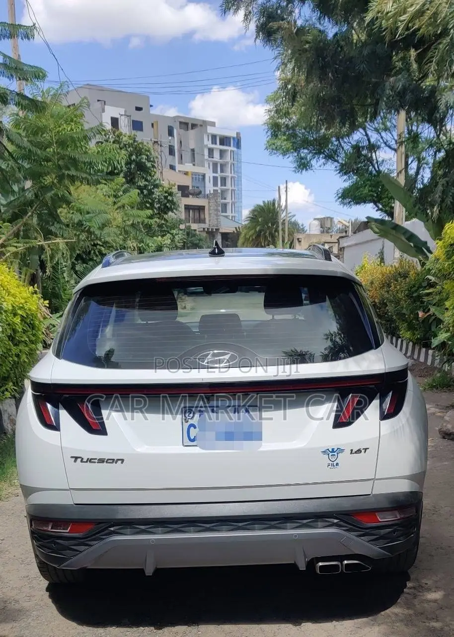 Hyundai Tucson Sport 2021 White