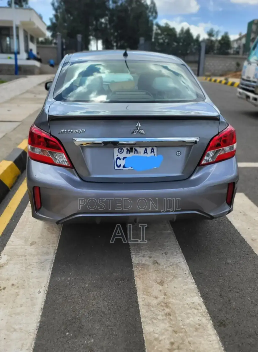 Mitsubishi Attrage 2022 Silver