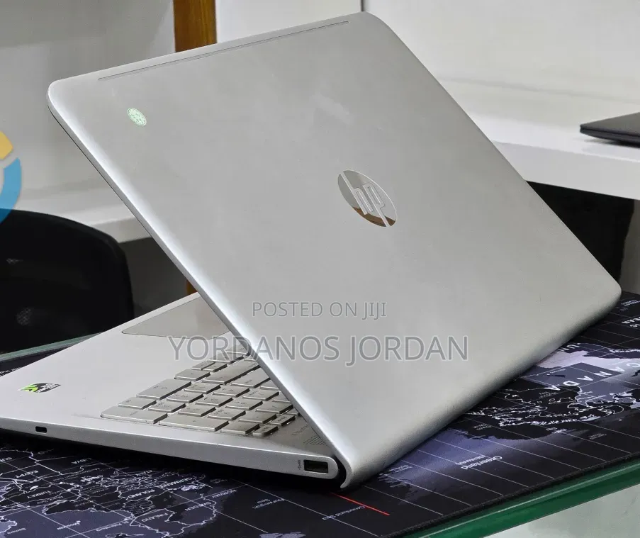 New Laptop HP Envy 15 12GB Intel Core i5 SSHD (Hybrid) 1.5T