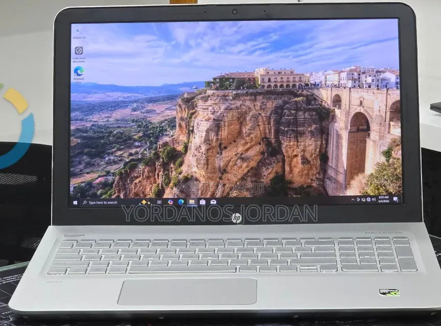 New Laptop HP Envy 15 12GB Intel Core i5 SSHD (Hybrid) 1.5T