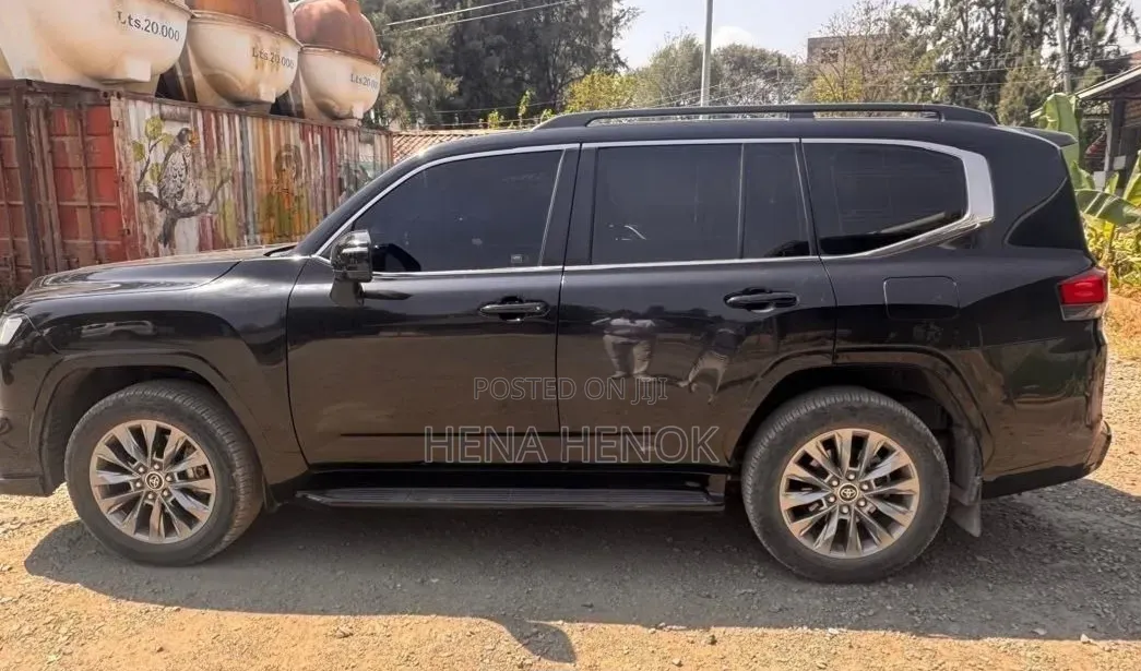 Toyota Land Cruiser 2023 Black