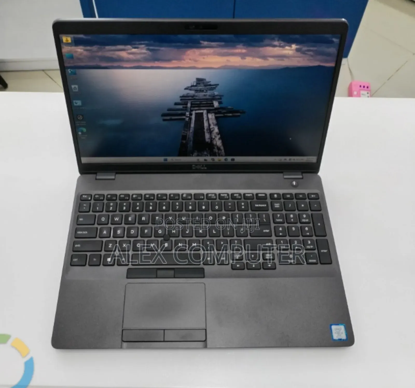 New Laptop Dell Precision 3541 16GB Intel Core i7 SSD 512GB